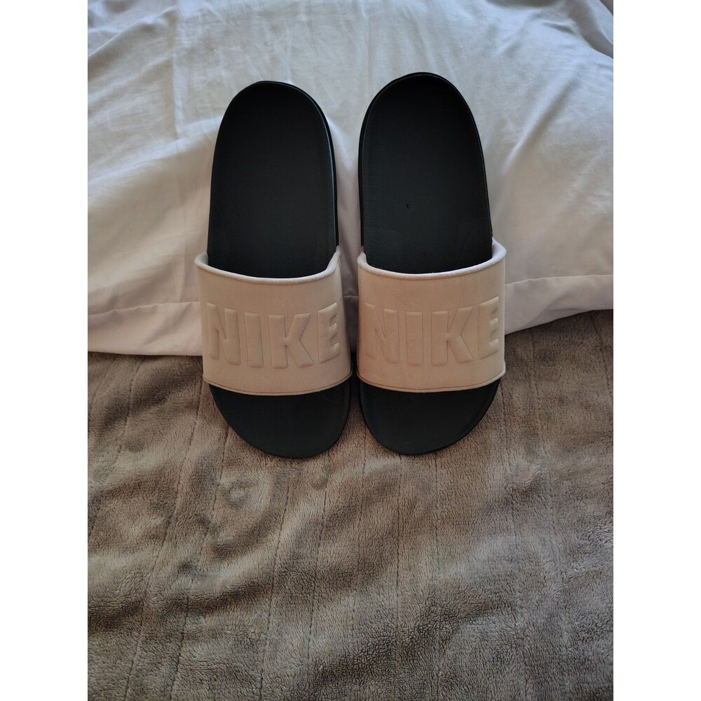 NIKE  Benassi‑Style Slide Sandals – Beige Strap / Black Footbed